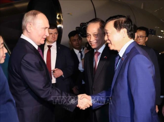 Russian President Vladimir Putin starts state visit to Vietnam